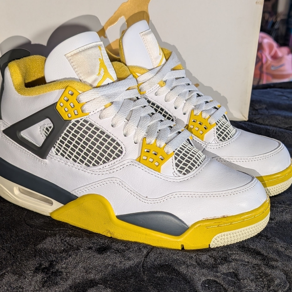 Women's Nike Air Jordan 4 Mustard Black White OG Size 9 Women's 7.5 Men's Sweet!